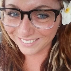 Meet your Posher, Charis